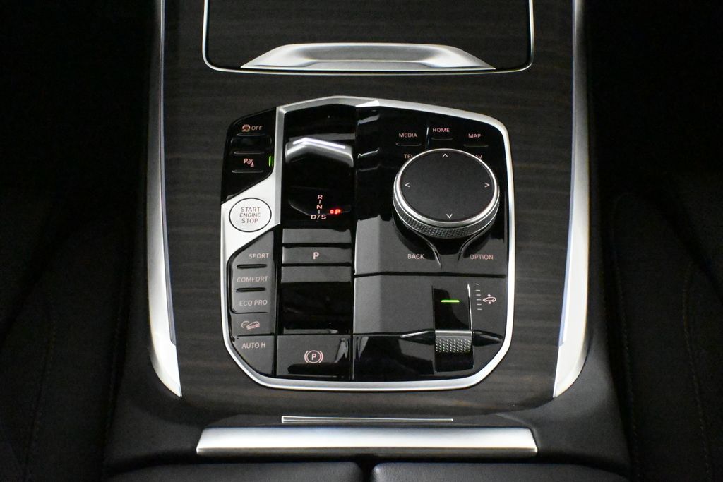 Thumbnail: 2025 BMW X7 - 26