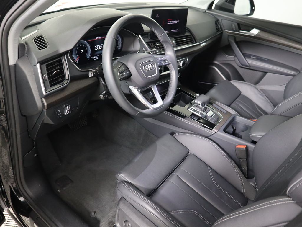 Thumbnail: 2025 Audi Q5 - 9