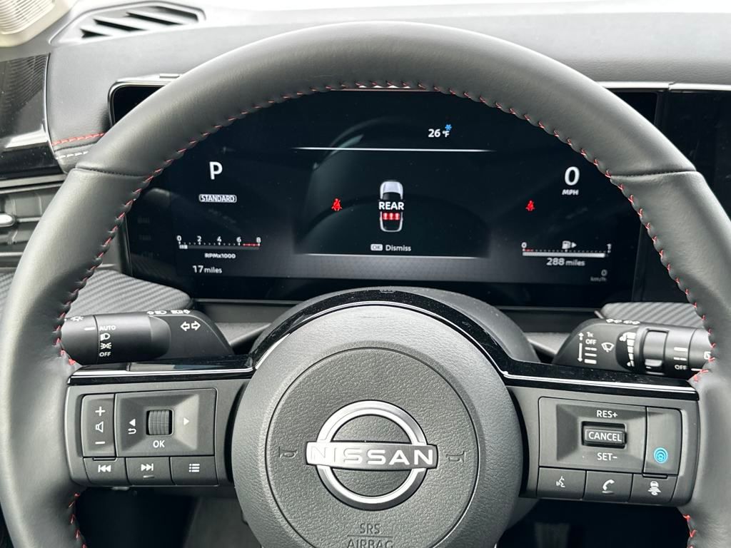 2025 Nissan Kicks SR photo
