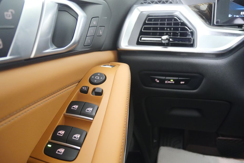 Thumbnail: 2026 BMW X5 - 21
