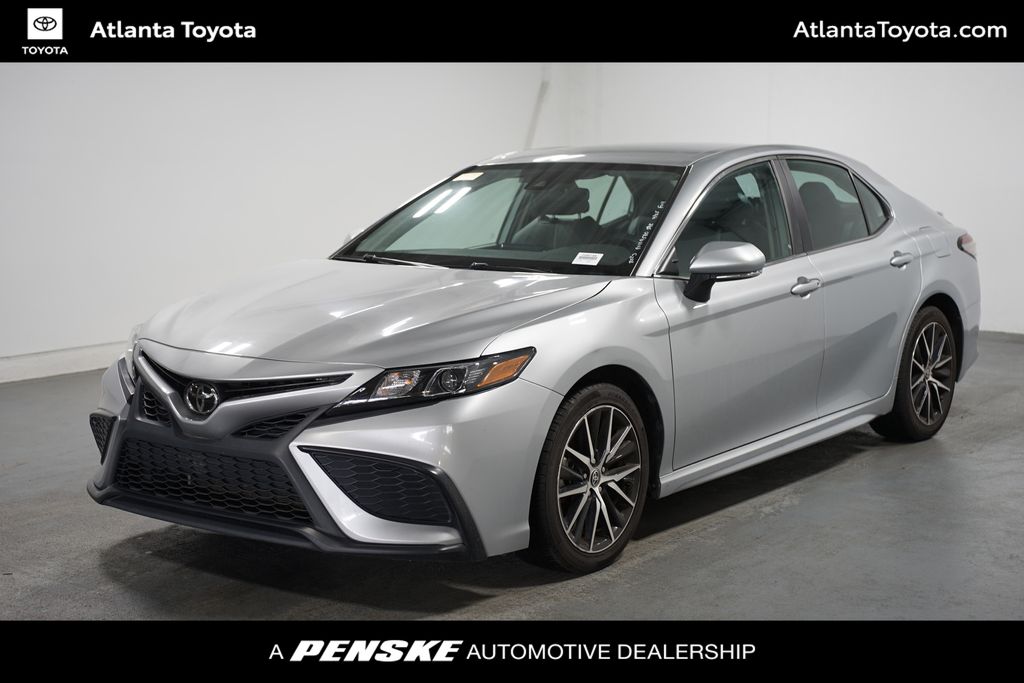 2023 Toyota Camry SE Hero Image