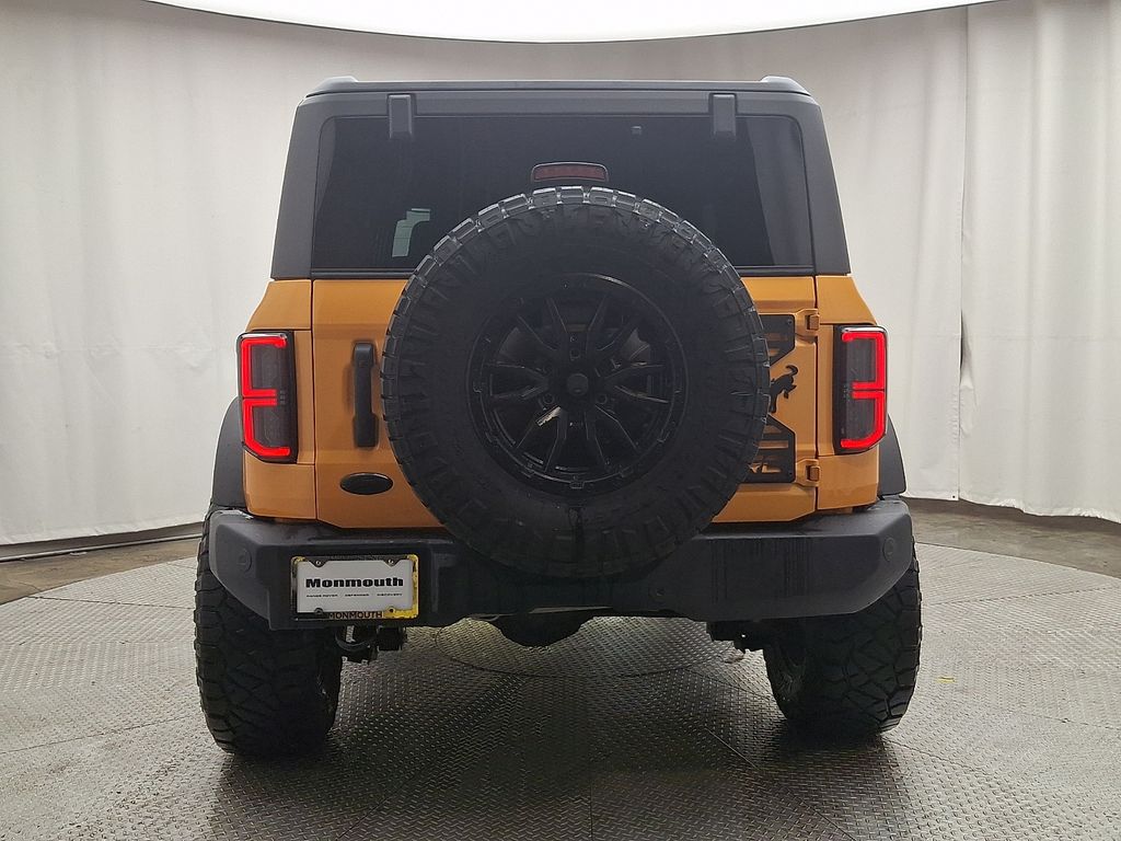 Thumbnail: 2022 Ford Bronco - 5