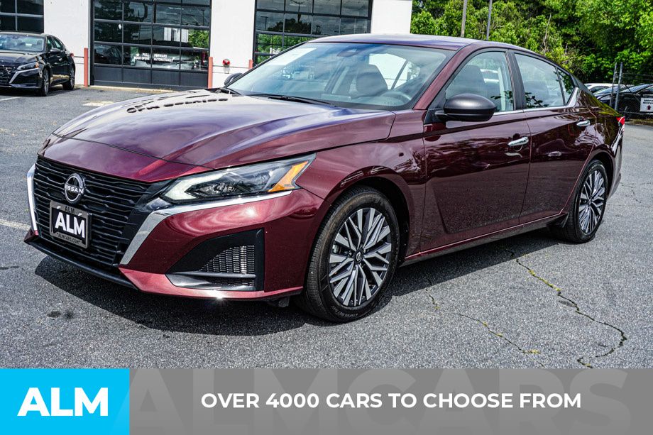 Used 2025 Red Nissan 2.5 SV image 3