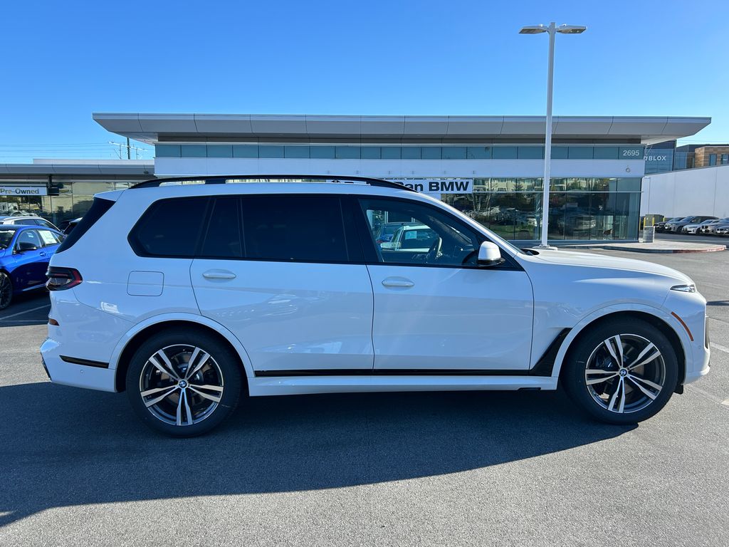 Thumbnail: 2026 BMW X7 - 6