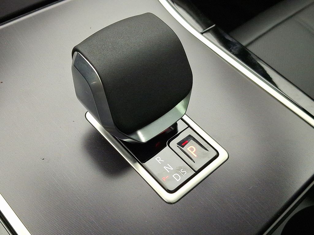 Thumbnail: 2026 Land Rover Range Rover Velar - 12