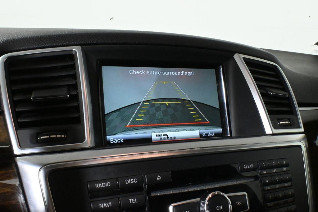 Thumbnail: 2015 Mercedes-Benz M-Class - 26