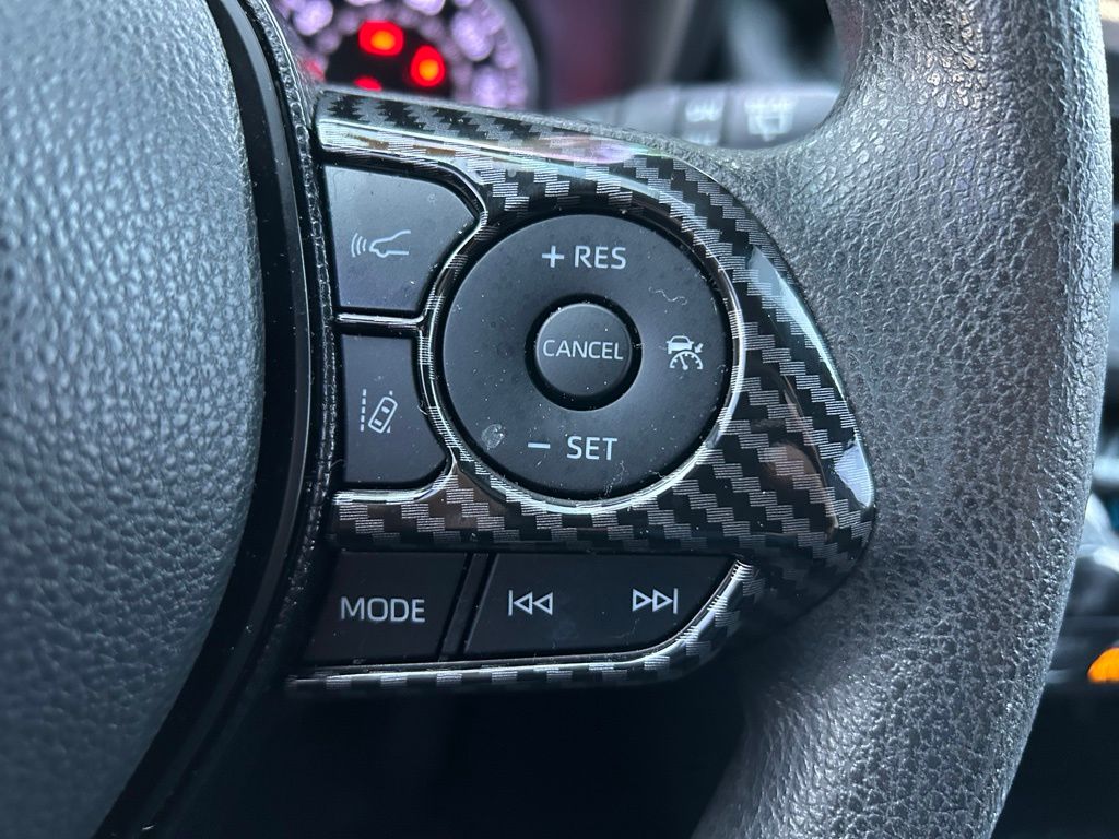 Thumbnail: 2021 Toyota RAV4 - 19