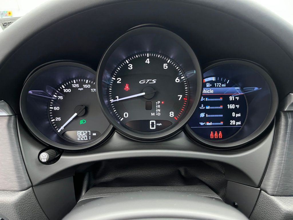 Thumbnail: 2024 Porsche Macan - 12