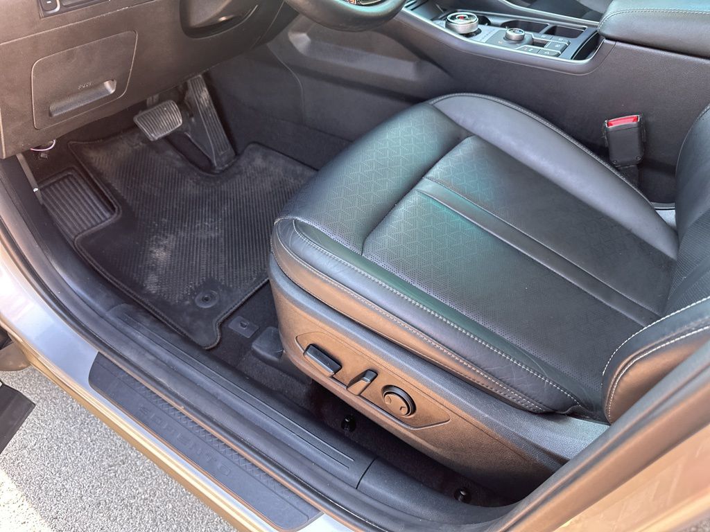 Used Car 2022 Kia Sorento Hybrid  Ex For Sale Under $30,000 In Austin, Texas