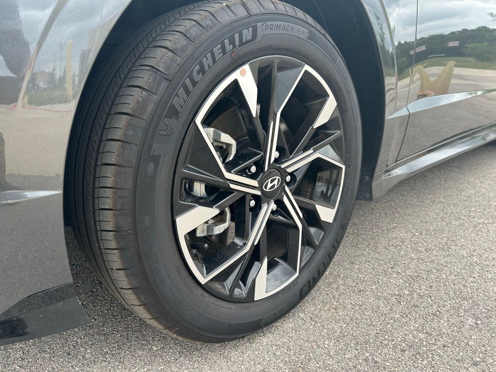 2025 Hyundai Sonata SEL 9