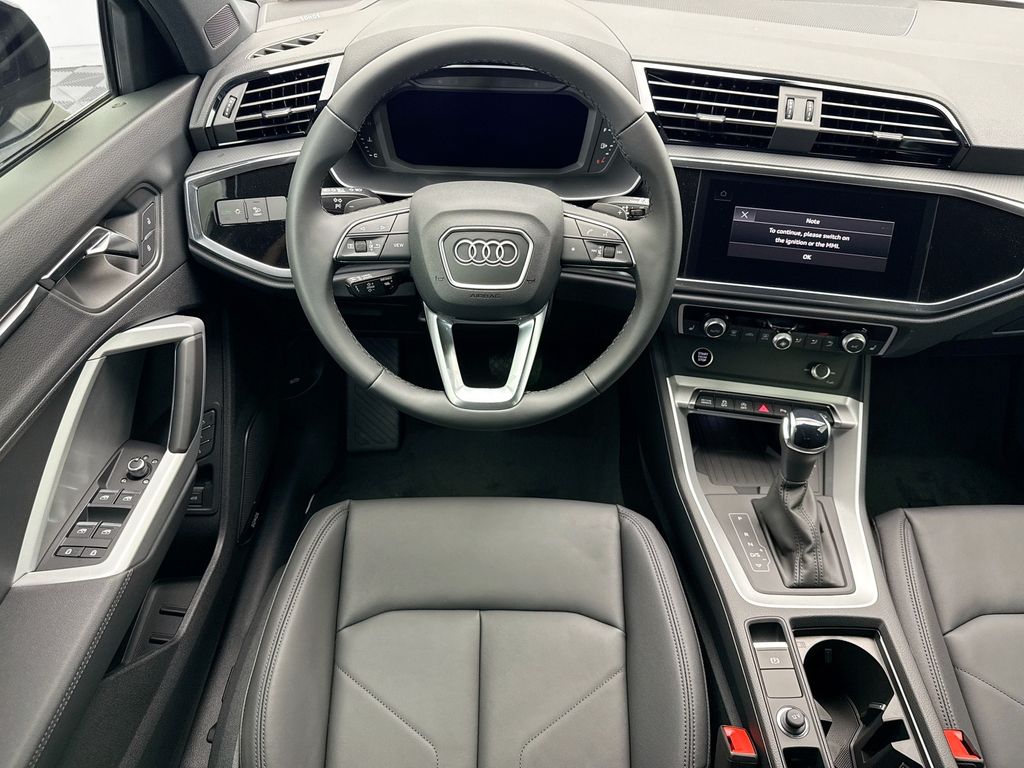 Thumbnail: 2025 Audi Q3 - 10