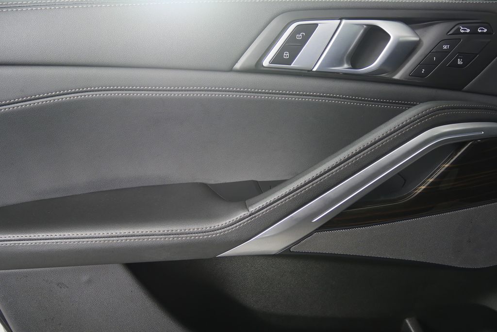 Thumbnail: 2025 BMW X6 - 9