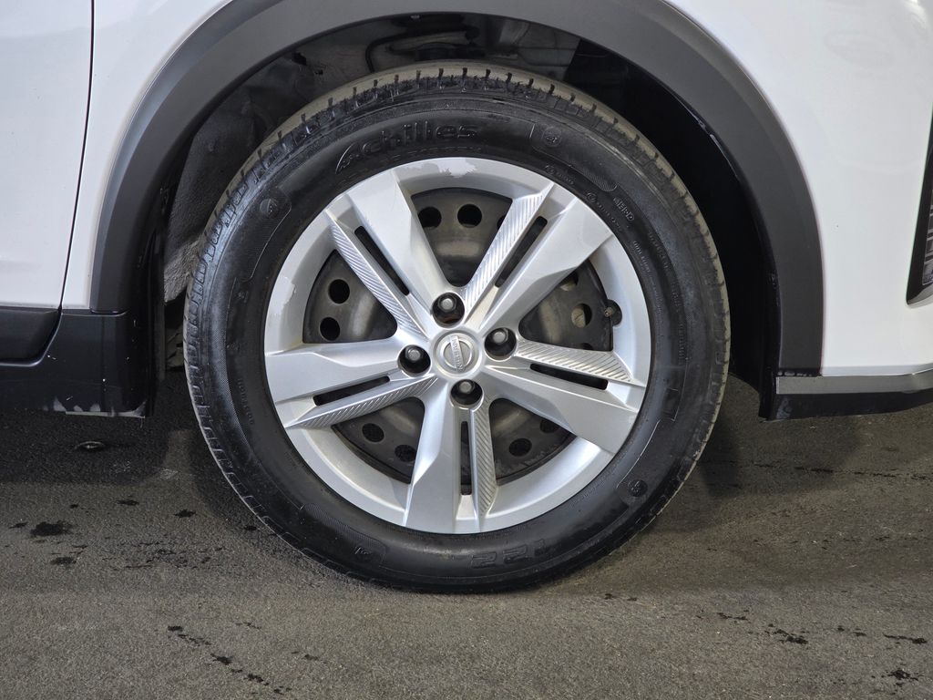 Thumbnail: 2021 Nissan Kicks - 4