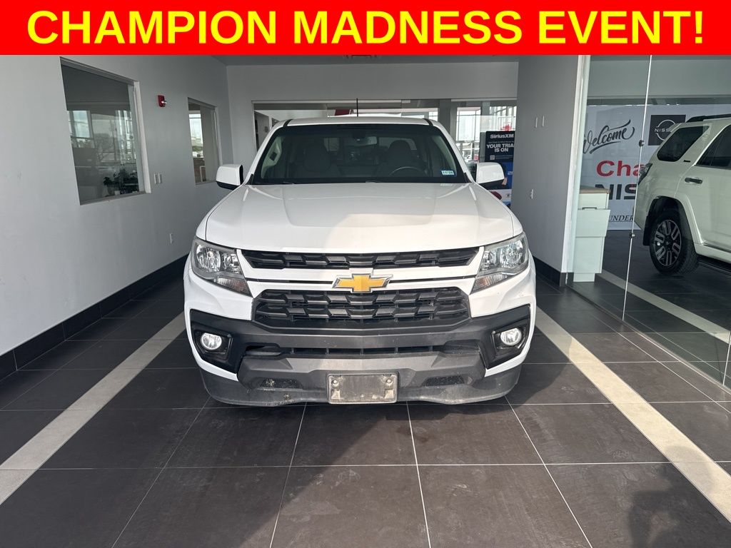 Summit White 2022 Chevrolet Colorado LT Extended Cab RWD Pickup Truck 4X2 6-Speed Automatic