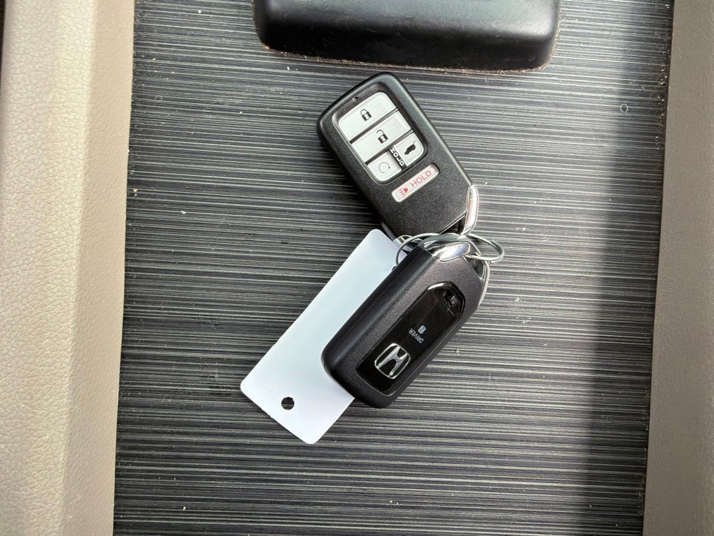 Certified Used 2017 White Honda EX-L image 20