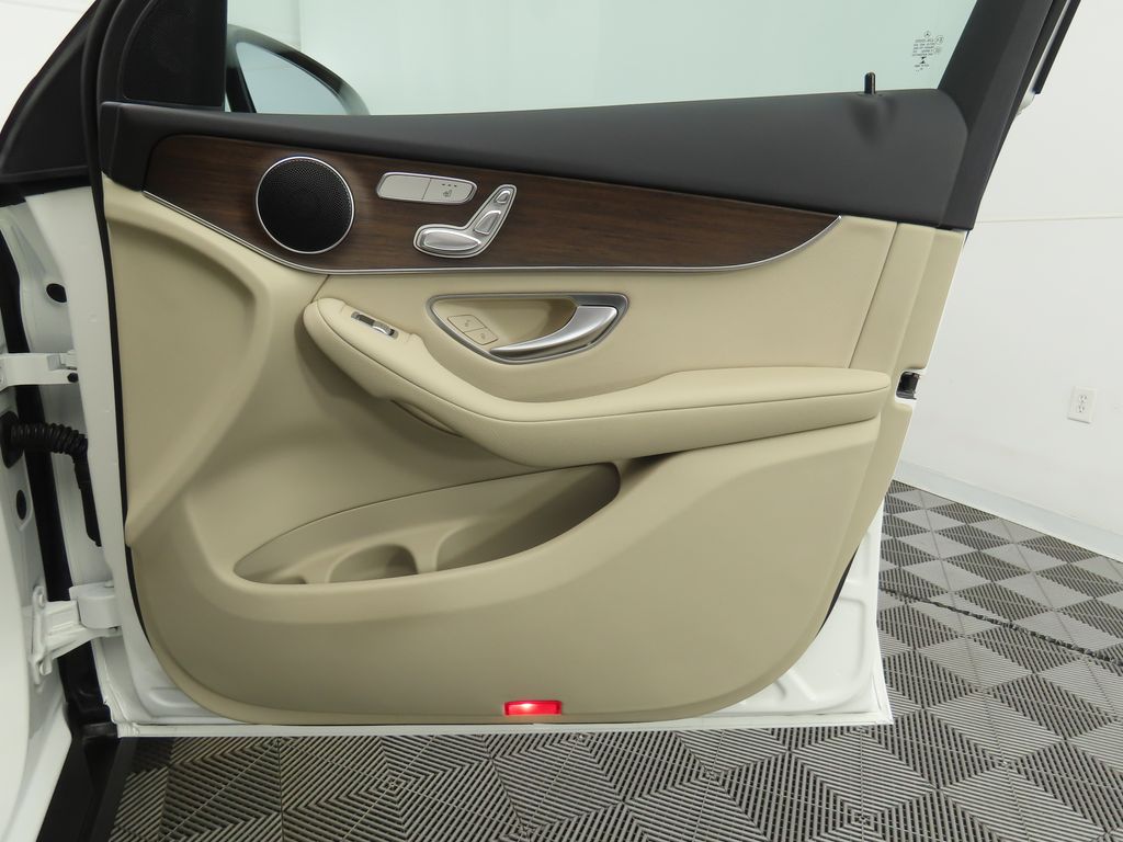 Thumbnail: 2021 Mercedes-Benz GLC - 23