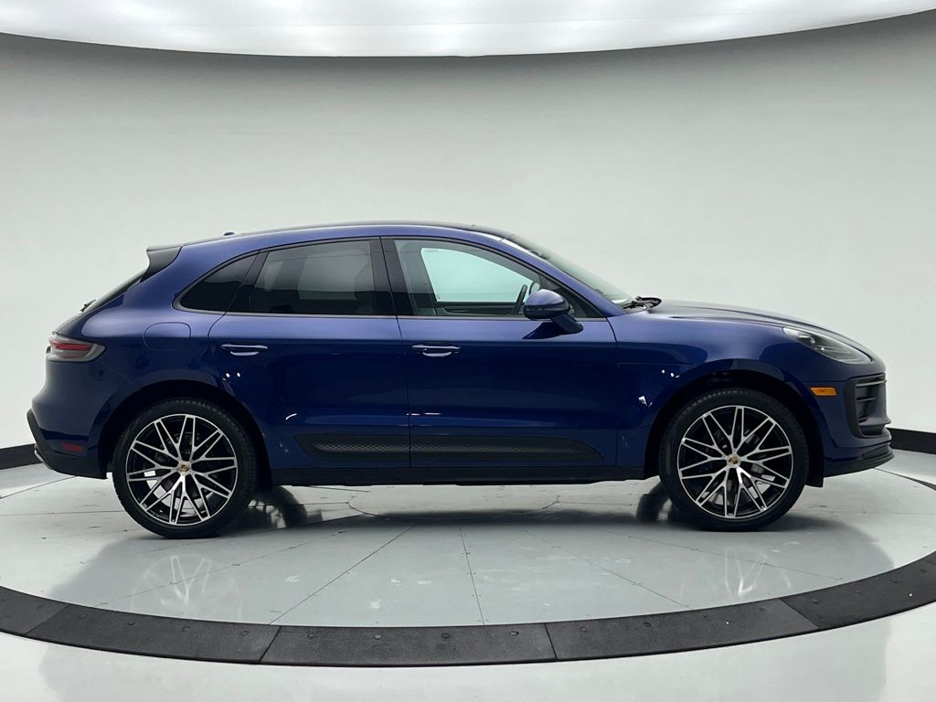 Thumbnail: 2025 Porsche Macan - 8