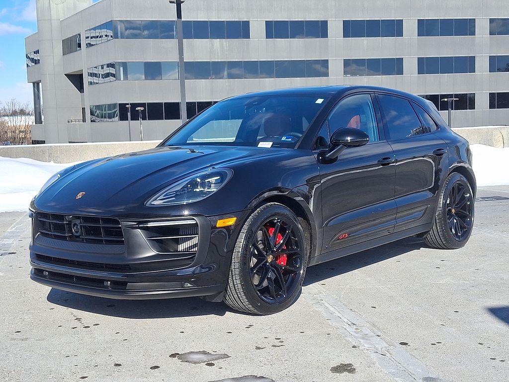 Thumbnail: 2026 Porsche Macan - 1