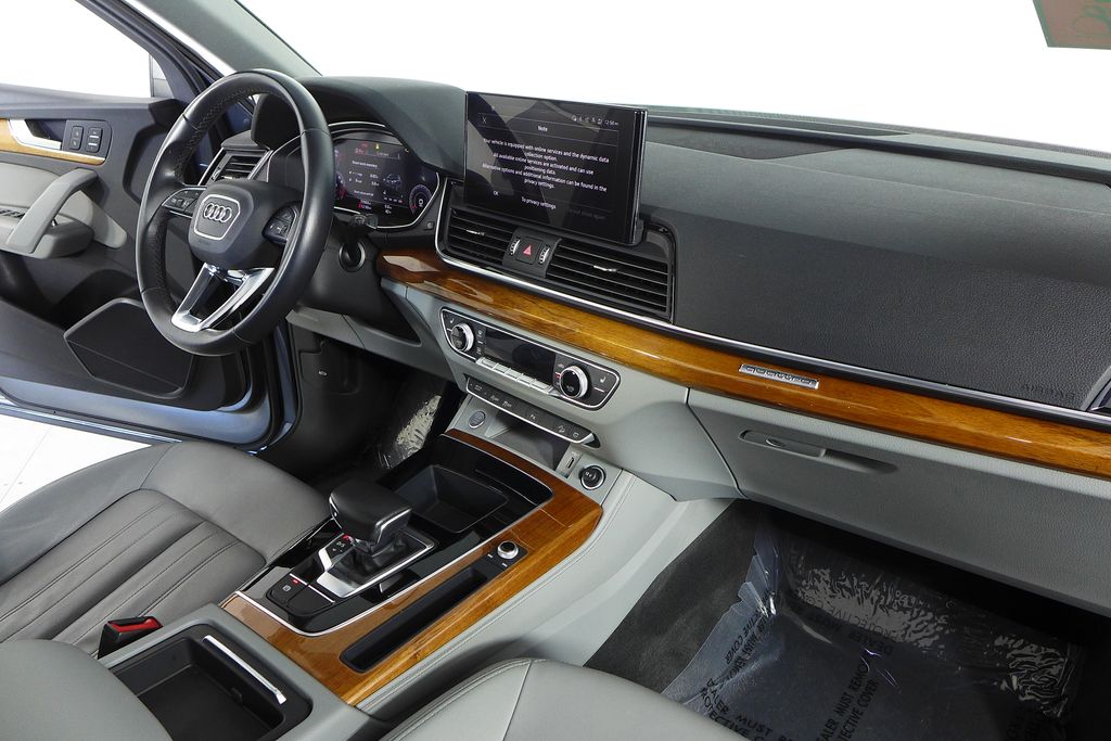 Thumbnail: 2022 Audi Q5 - 13