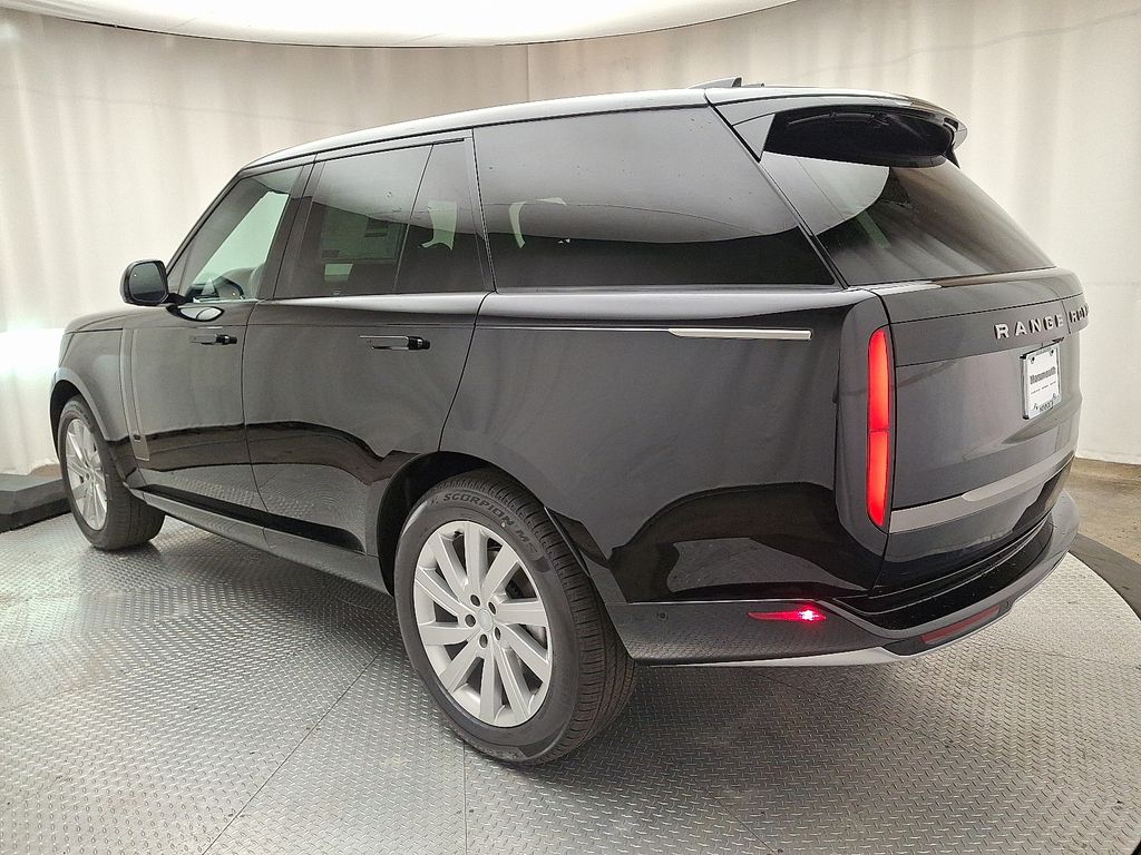 2025 Land Rover Range Rover SE 4