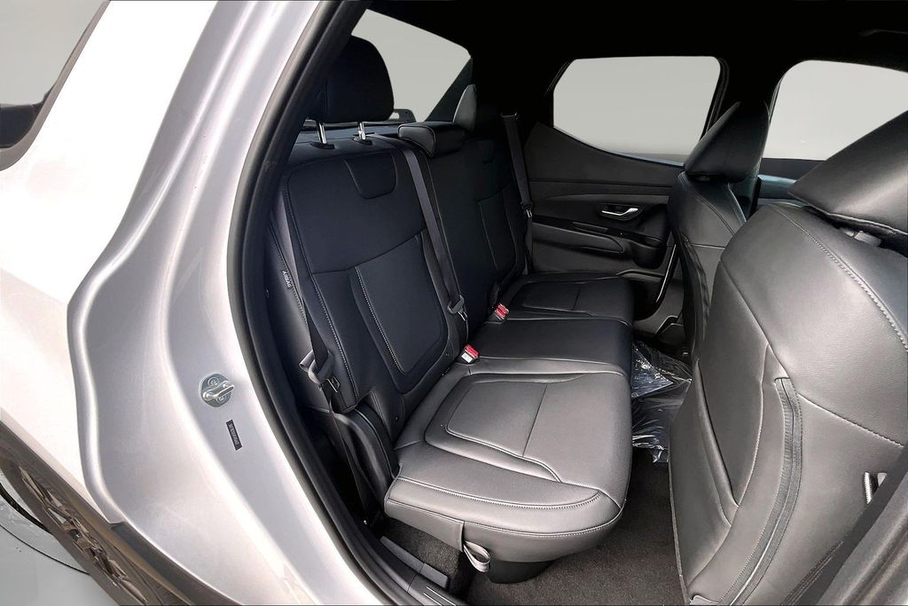 New 2026 White Hyundai SEL image 8