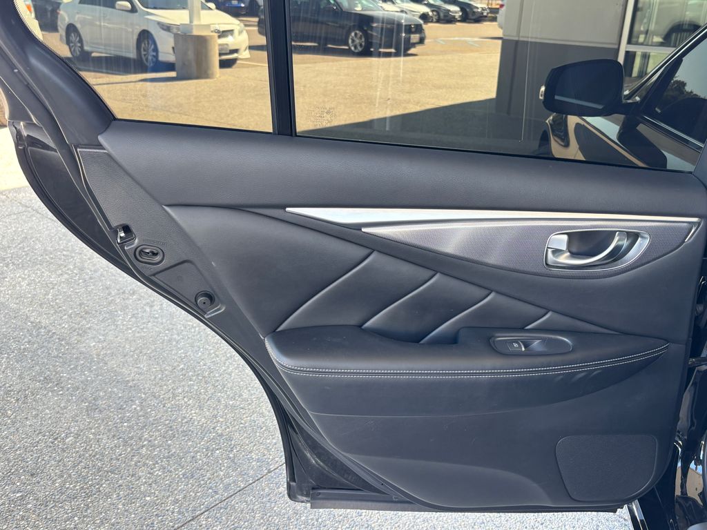 Thumbnail: 2015 INFINITI Q50 - 28