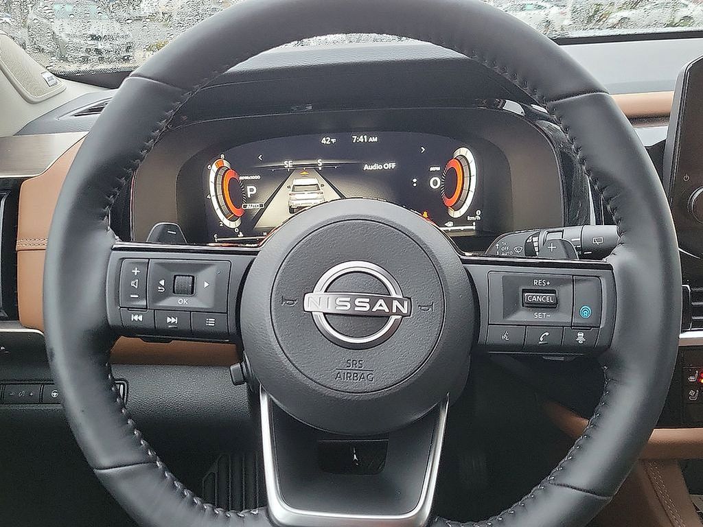 2025 Nissan Pathfinder Platinum 11