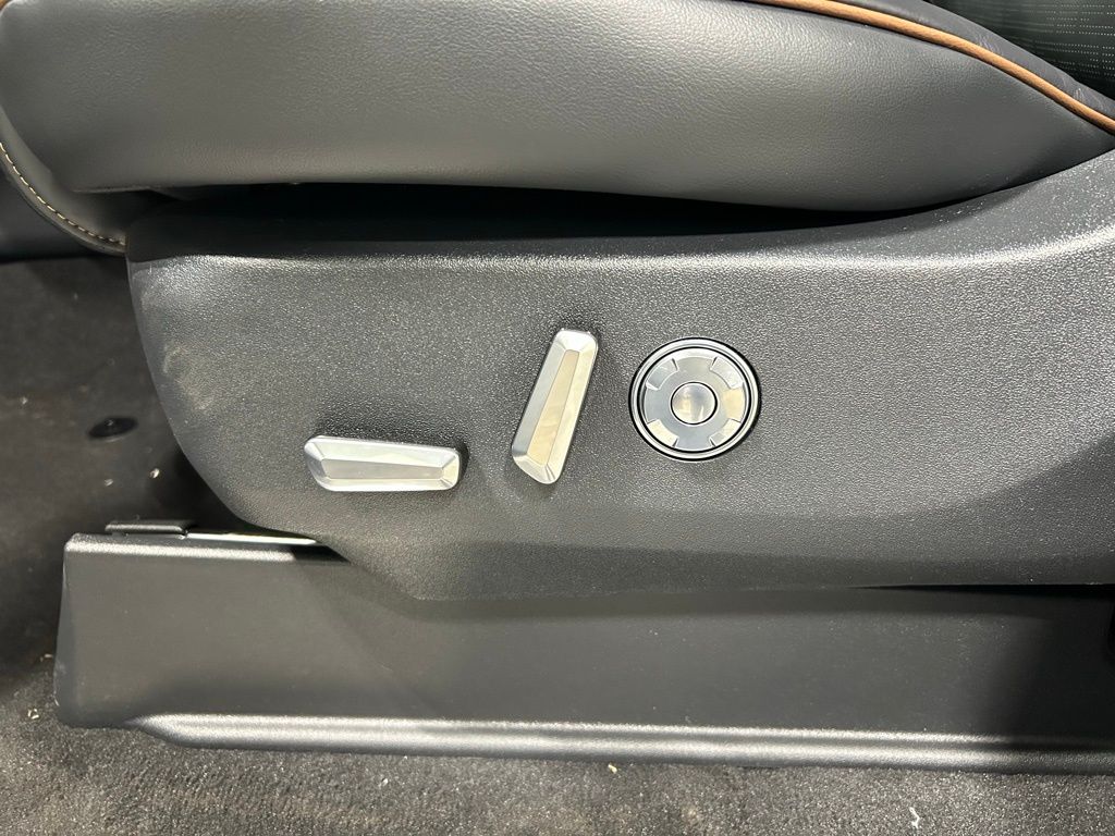 new 2026 Lincoln Navigator L car, priced at $130,970