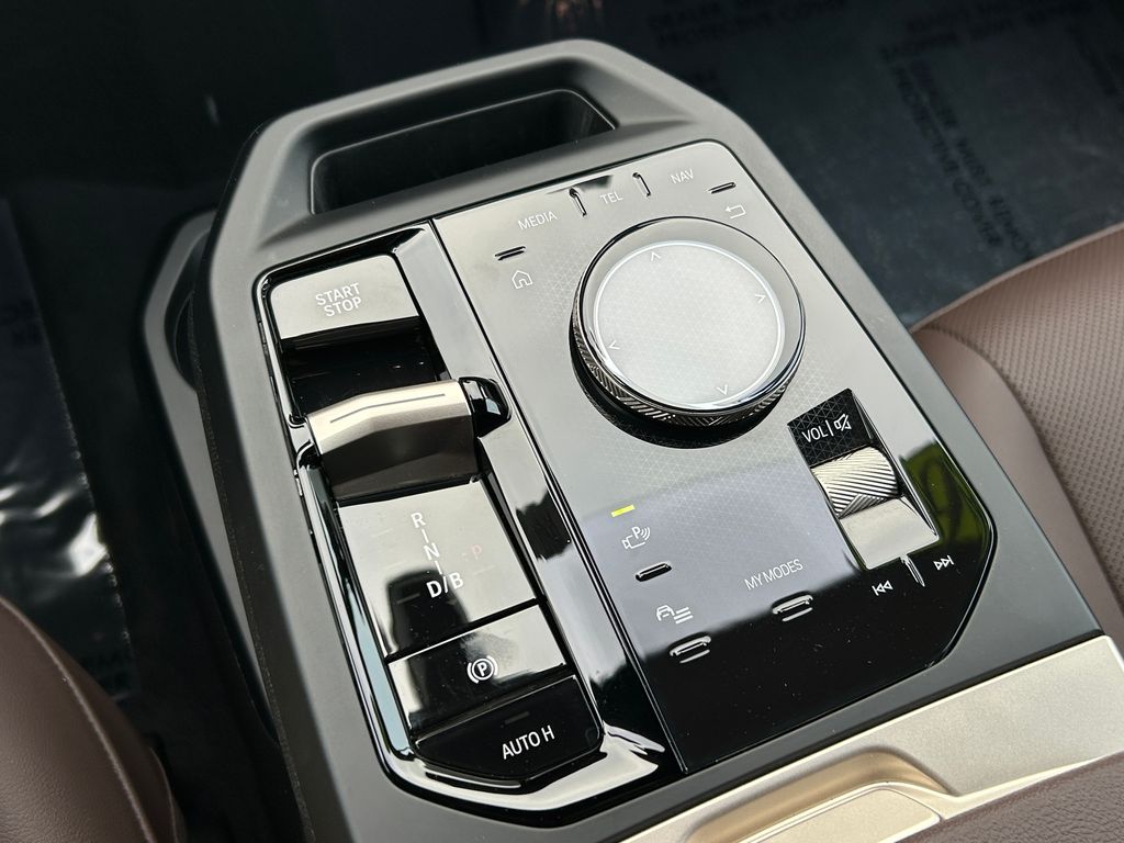 Thumbnail: 2026 BMW iX - 27