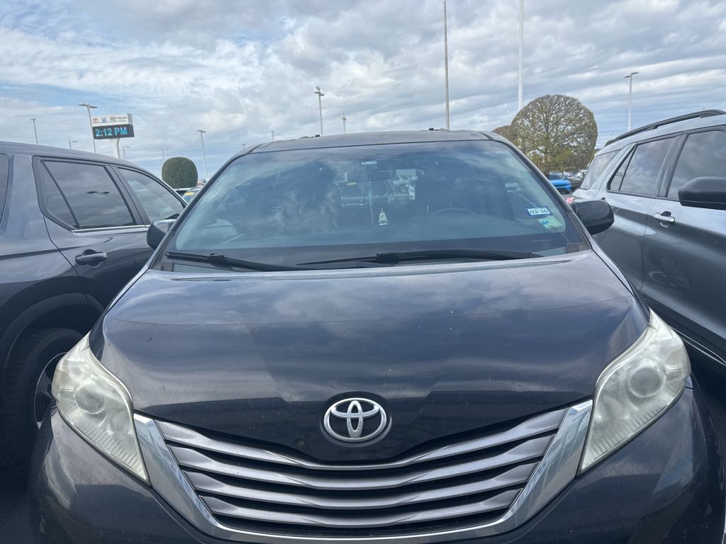 Thumbnail: 2015 Toyota Sienna - 2
