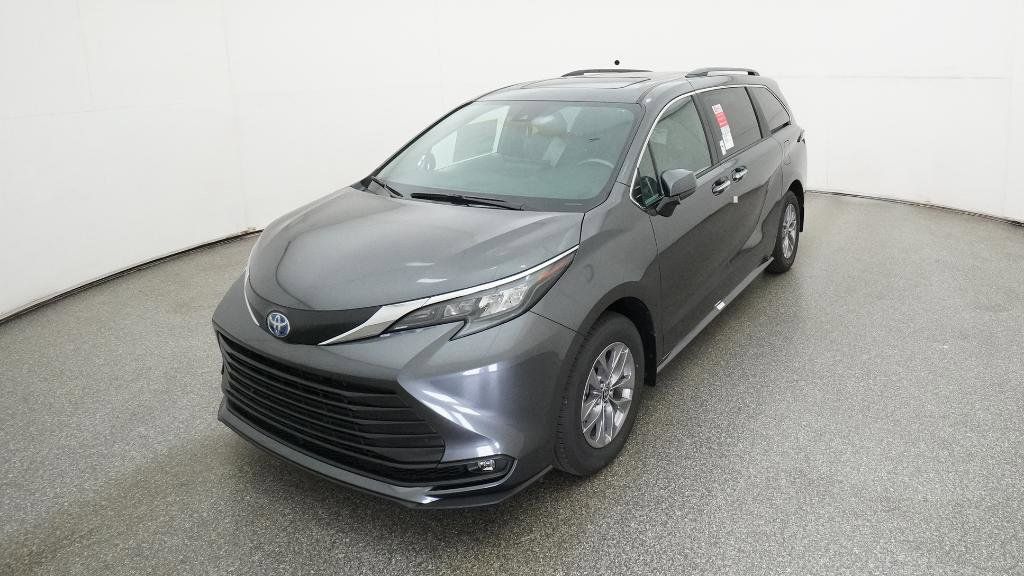 Thumbnail: 2025 Toyota Sienna - 6