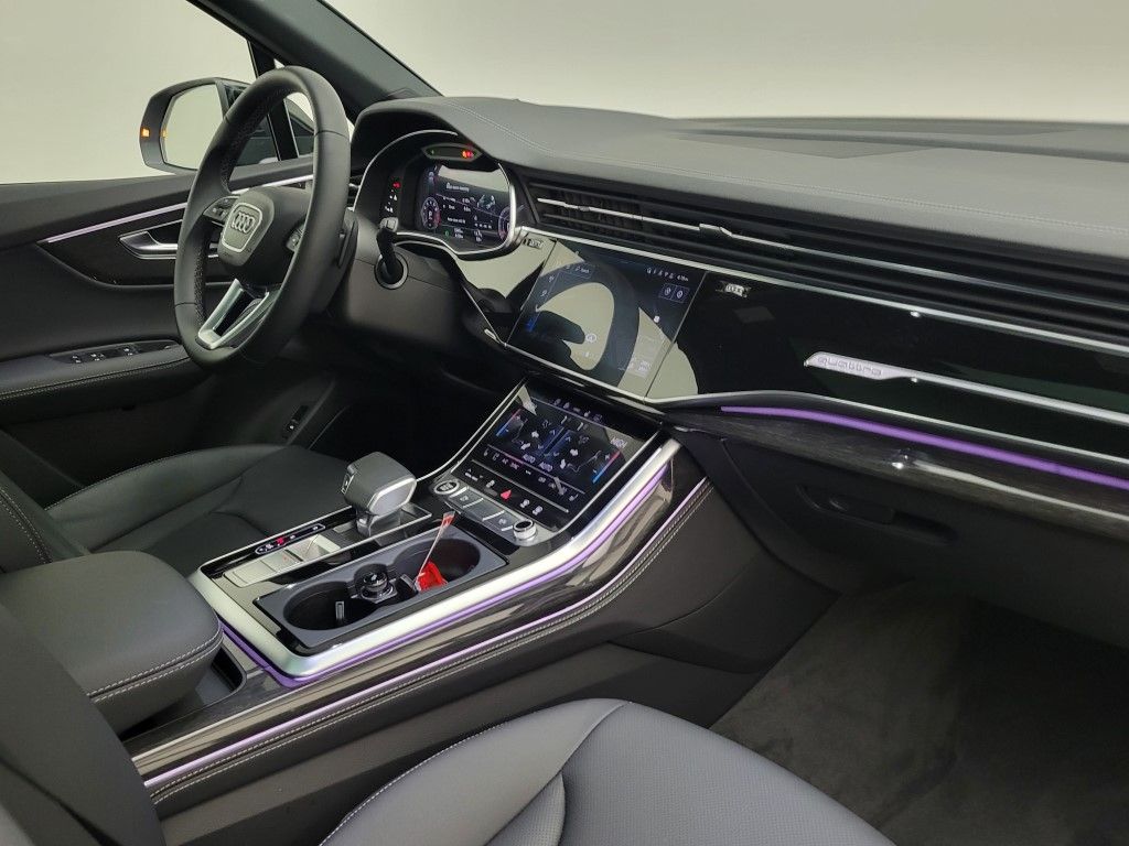 Thumbnail: 2026 Audi Q7 - 15