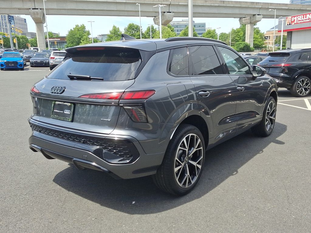 Thumbnail: 2026 Audi Q3 - 4