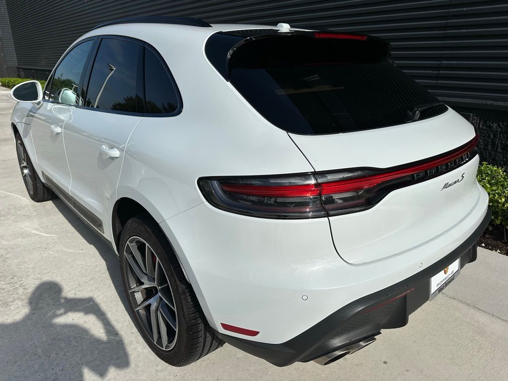 Thumbnail: 2024 Porsche Macan - 3