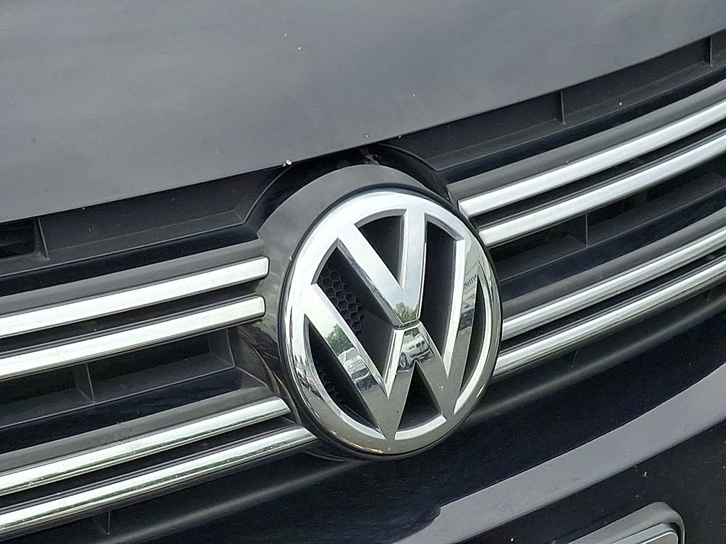 Thumbnail: 2018 Volkswagen Tiguan - 4