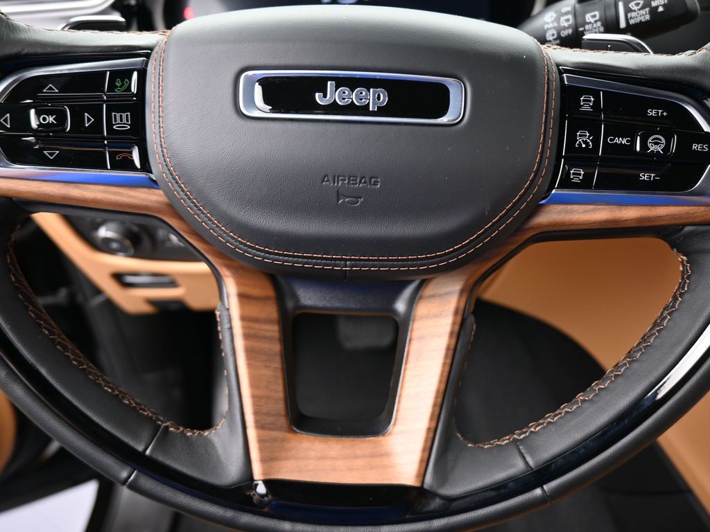 New 2025 Diamond Black Crystal Pearlcoat Jeep Summit image 26