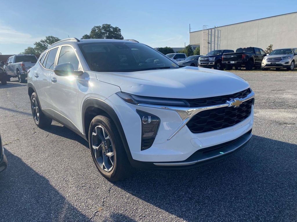 2025 Chevrolet Trax LT FWD