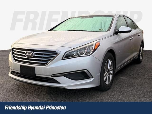 Symphony Silver 2016 Hyundai Sonata SE FWD Sedan Front-Wheel Drive 6-Speed Automatic