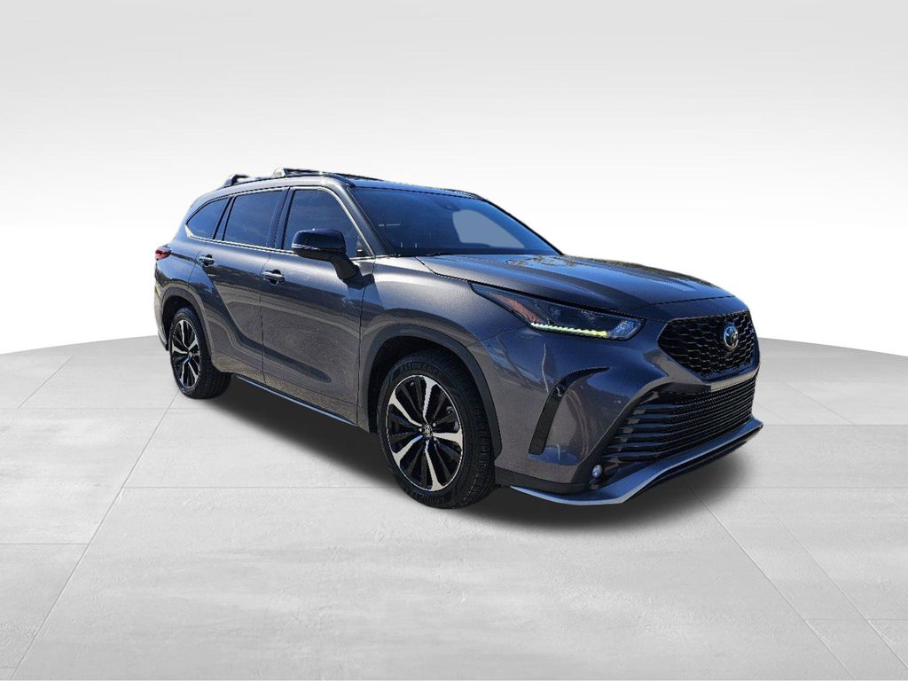 2021 Toyota Highlander XSE 2