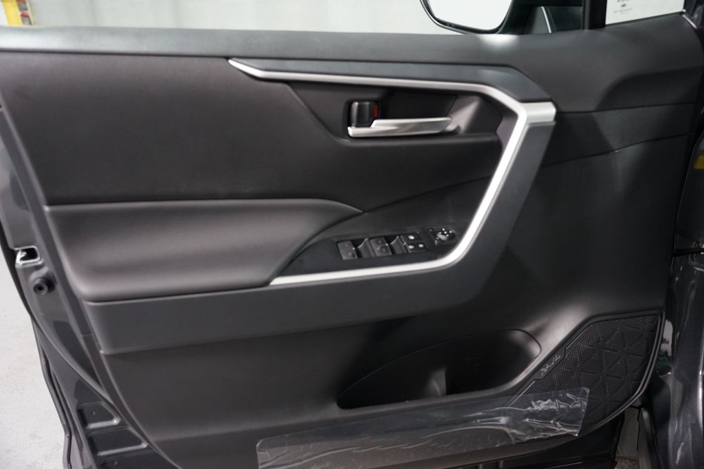 Thumbnail: 2025 Toyota RAV4 - 30