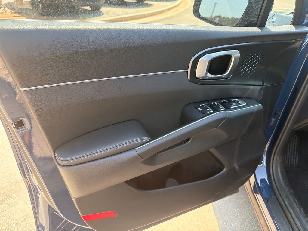 Used 2025 Black Kia S image 10