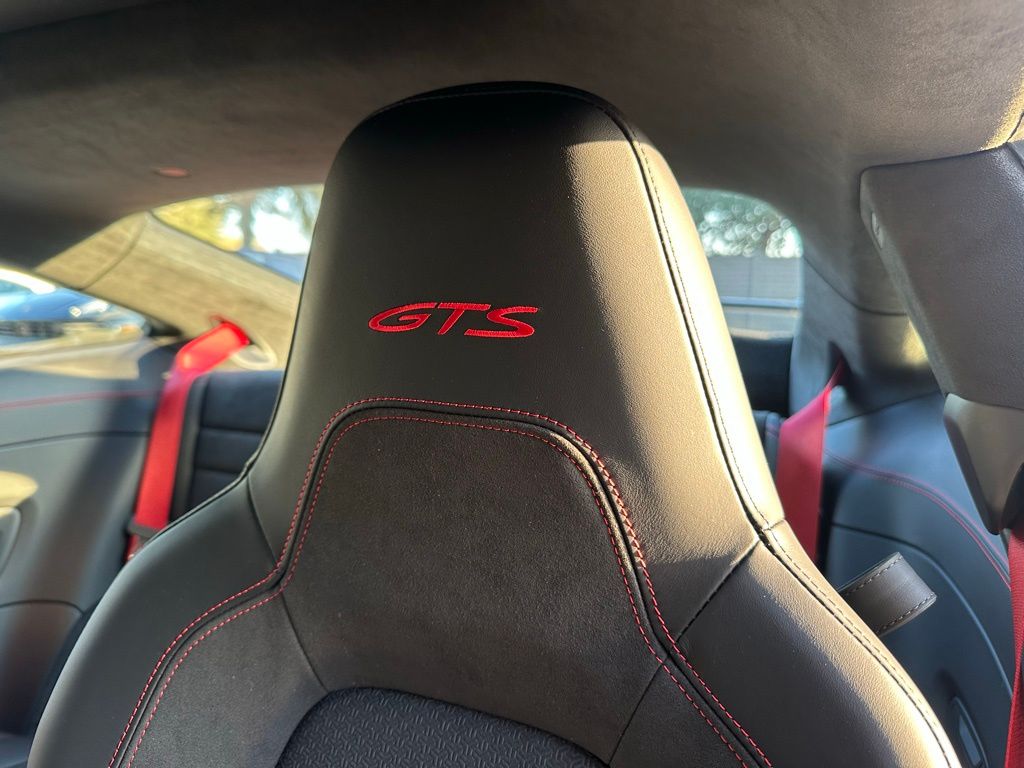 Thumbnail: 2025 Porsche 911 - 23