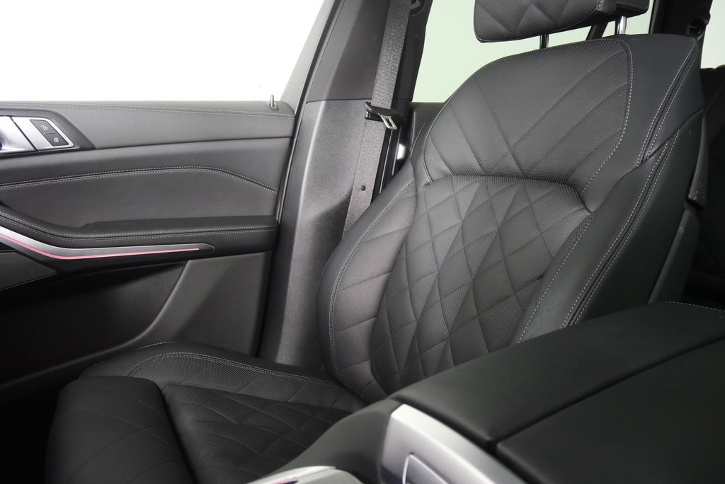 Thumbnail: 2025 BMW X5 - 28