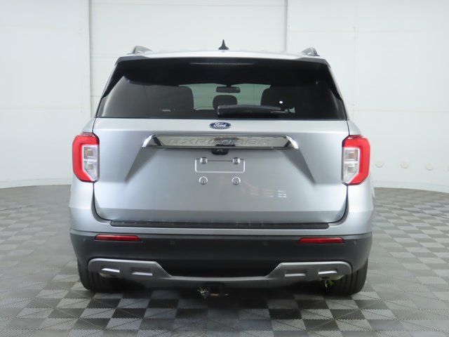 Thumbnail: 2022 Ford Explorer - 6