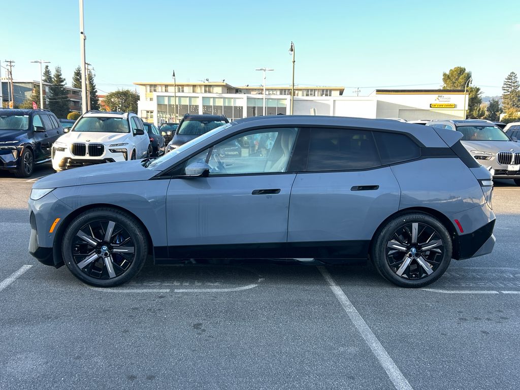 Thumbnail: 2023 BMW iX - 2