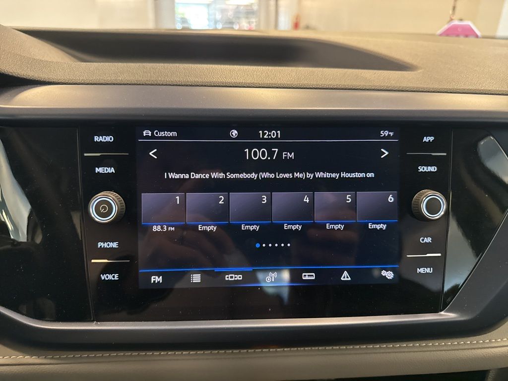 2024 Volkswagen Taos SE photo 19