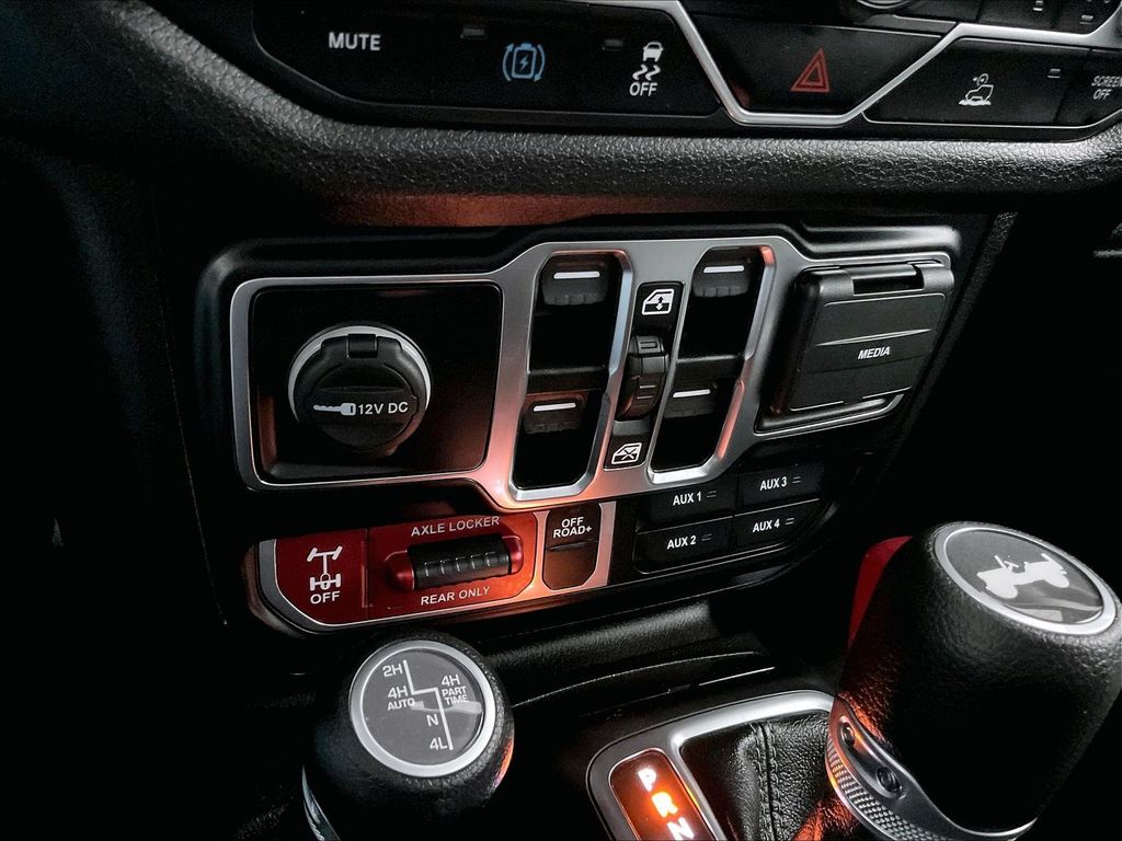2024 Jeep Wrangler — photo 26