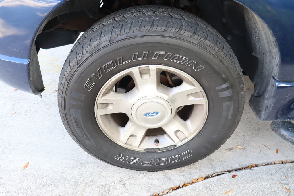 Thumbnail: 2004 Ford Explorer Sport Trac - 4