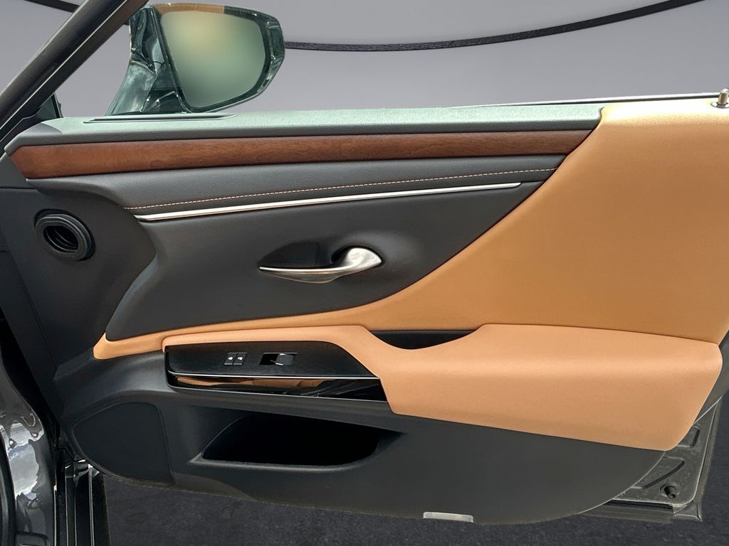 Thumbnail: 2025 Lexus ES - 13