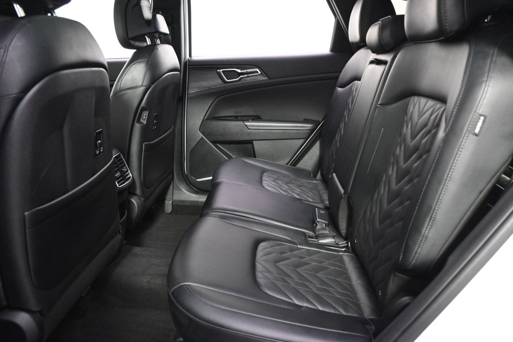 Used 2024 White Kia X-Line image 21